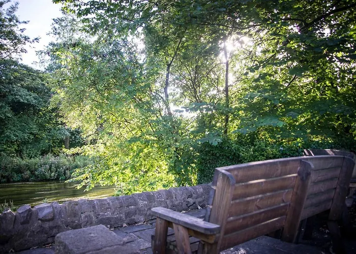 Rafters At Riverside House Hotel